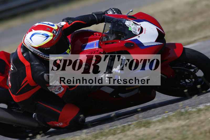 /Archiv-2023/28 05.06.2023 Moto Club Anneau du Rhin/rouge-expert/unklar